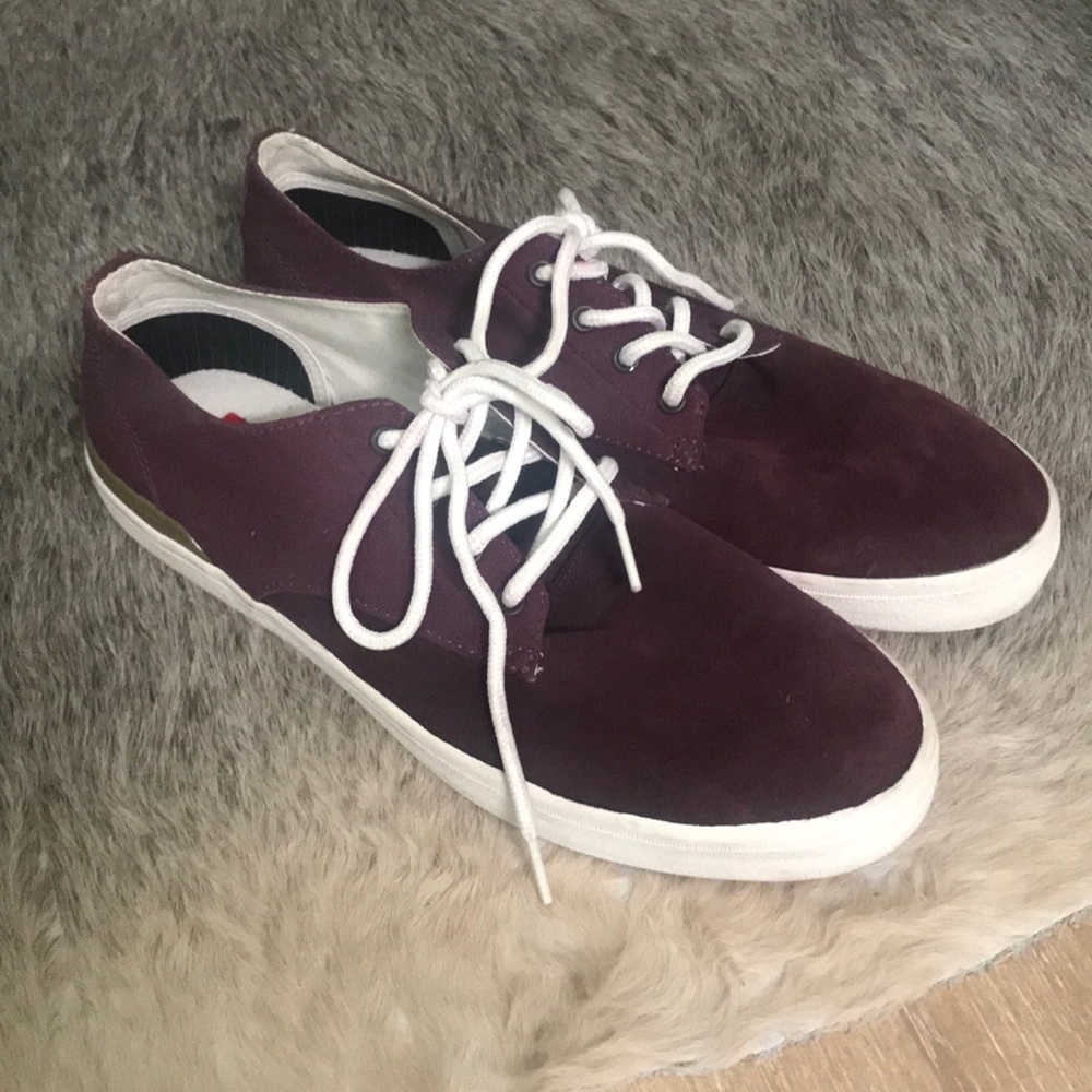 Quicksilver Men’s size 11 suede and cotton sneaker